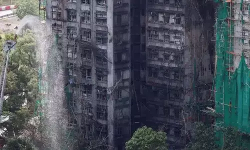 Hong Kong में आग लगने से मरने वालों की संख्या बढ़कर 128 हुई