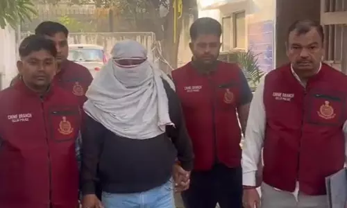 Delhi Crime Branch ने 25 साल से फरार चल रहे भगोड़े घोषित अपराधी को गिरफ्तार किया Delhi Crime Branch ने 25 साल से फरार चल रहे भगोड़े घोषित अपराधी को गिरफ्तार किया