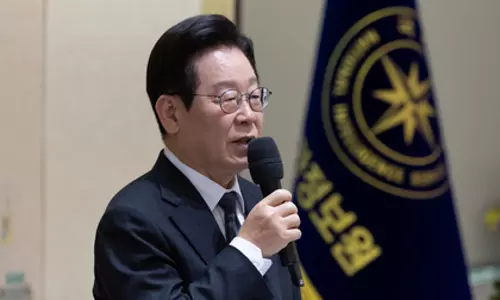South Korean के राष्ट्रपति ने जासूसी एजेंसी से वफ़ादारी का आग्रह किया South Korean के राष्ट्रपति ने जासूसी एजेंसी से वफ़ादारी का आग्रह किया