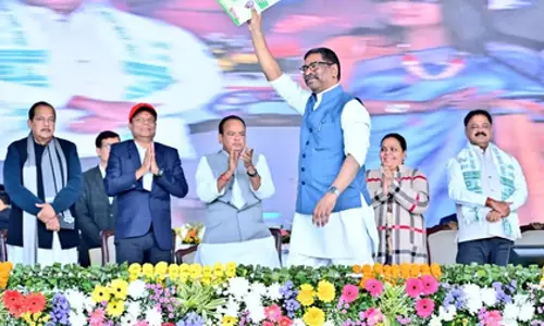 झारखंड: एक साल में CM ने हजारों को नौकरी के अवसर दिए झारखंड: एक साल में CM ने हजारों को नौकरी के अवसर दिए