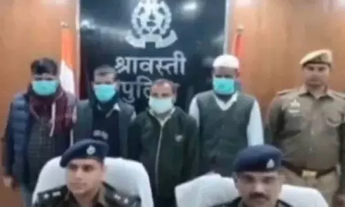 Lawyer ने बेटों की मदद से बुज़ुर्ग दंपत्ति की हत्या की साज़िश रची