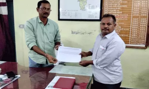 कलेक्टर अनुदीप दुरीशेट्टी के आदेश पर NRI को पासबुक जारी की गई कलेक्टर अनुदीप दुरीशेट्टी के आदेश पर NRI को पासबुक जारी की गई