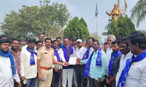 Shahpur दलित नेताओं पर हमला: विरोध प्रदर्शन Shahpur दलित नेताओं पर हमला: विरोध प्रदर्शन