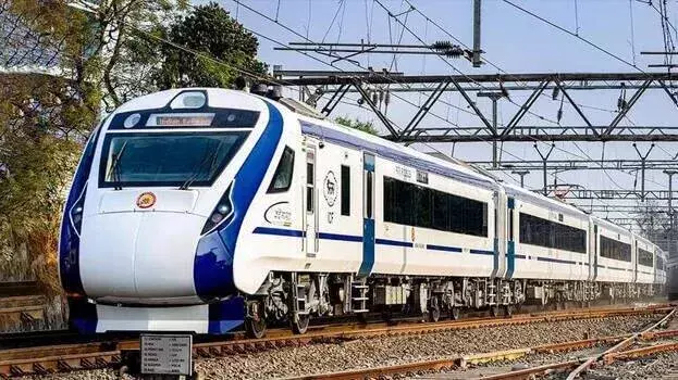 Vadakara में वंदे भारत की चपेट में आने से एक व्यक्ति की मौत