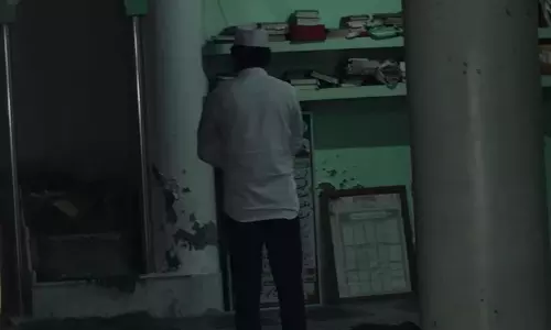 Sanjauli Mosque Dispute: हिंदू समूहों के विरोध प्रदर्शन के बीच मौलवी ने संयम बरतने की अपील की Sanjauli Mosque Dispute: हिंदू समूहों के विरोध प्रदर्शन के बीच मौलवी ने संयम बरतने की अपील की