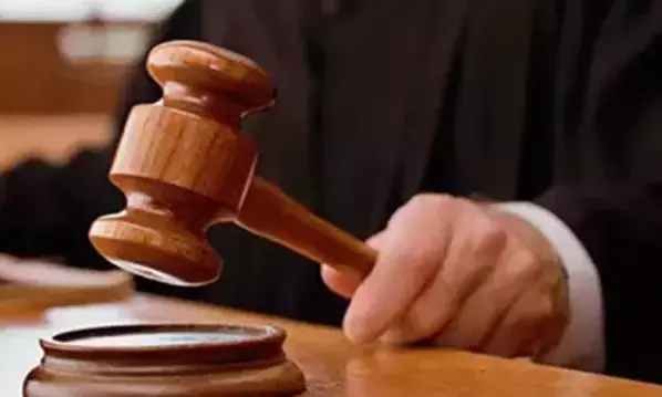 Telangana : हाई कोर्ट ने हाइड्रा चीफ को अल्टीमेटम दिया, कोर्ट के निर्देशों का सम्मान करने को कहा Telangana : हाई कोर्ट ने हाइड्रा चीफ को अल्टीमेटम दिया, कोर्ट के निर्देशों का सम्मान करने को कहा