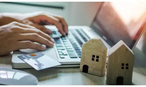 Credit card से अपने होम लोन की EMI देना: क्या यह एक अच्छा आइडिया है? Credit card से अपने होम लोन की EMI देना: क्या यह एक अच्छा आइडिया है?
