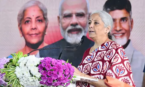 Sitharaman ने बैंकों से कहा, आंध्र प्रदेश के भविष्य के विज़न को समर्थन दें Sitharaman ने बैंकों से कहा, आंध्र प्रदेश के भविष्य के विज़न को समर्थन दें