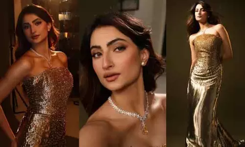 Shweta Tiwari की बेटी पलक तिवारी के स्ट्रैपलेस गाउन लुक ने फैंस को किया एक्साइटेड Shweta Tiwari की बेटी पलक तिवारी के स्ट्रैपलेस गाउन लुक ने फैंस को किया एक्साइटेड