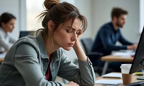 दोपहर के खाने के बाद छा जाती है सुस्ती? तीन आसान उपाय तन-मन को चुटकियों में करेंगे एक्टिव दोपहर के खाने के बाद छा जाती है सुस्ती? तीन आसान उपाय तन-मन को चुटकियों में करेंगे एक्टिव