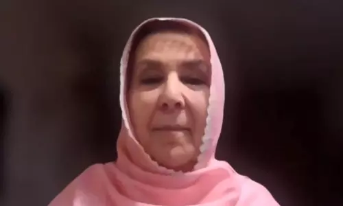 Imran Khan की बहन ने समर्थकों को घातक कार्रवाई के खतरों के प्रति आगाह किया Imran Khan की बहन ने समर्थकों को घातक कार्रवाई के खतरों के प्रति आगाह किया