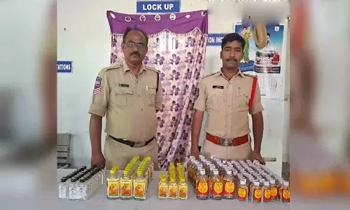 आदिवासी समूहों पर पुलिस की छापेमारी.. Maharashtra निवासी गिरफ्तार आदिवासी समूहों पर पुलिस की छापेमारी.. Maharashtra निवासी गिरफ्तार