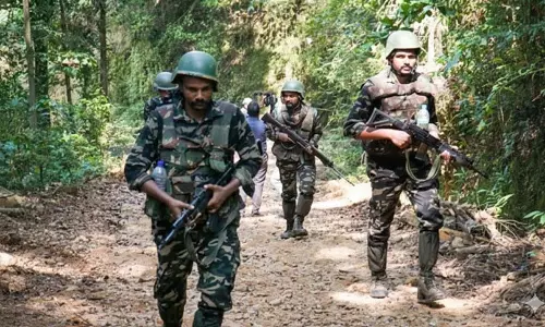 IED ब्लास्ट: एक युवती की मौत, दो महिलाएं घायल