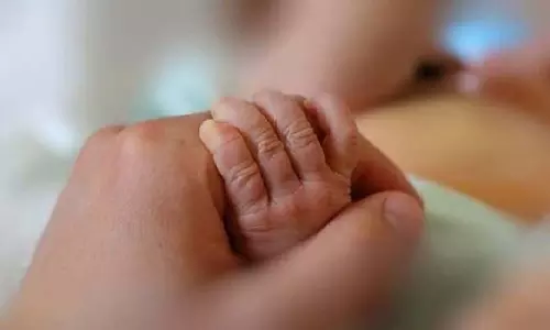 Hospital में बच्चे का शव बदला! आरामबाग मेडिकल में सनसनी Hospital में बच्चे का शव बदला! आरामबाग मेडिकल में सनसनी