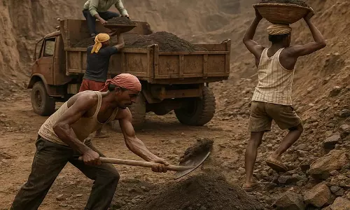 Chhuikhadaan में खनन परियोजना पर घमासान, 5 गांवों के लोग विरोध में एकजुट