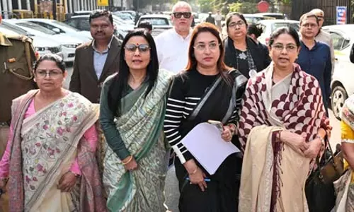 एसआईआर पर टीएमसी प्रतिनिधिमंडल से बोला चुनाव आयोग, मसौदा सूची आने के बाद पेश करें दावे