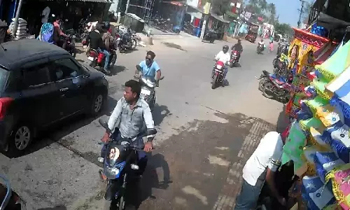Puri: पिपिली में सिलसिलेवार दुर्घटनाएं, 4 की हालत गंभीर Puri: पिपिली में सिलसिलेवार दुर्घटनाएं, 4 की हालत गंभीर