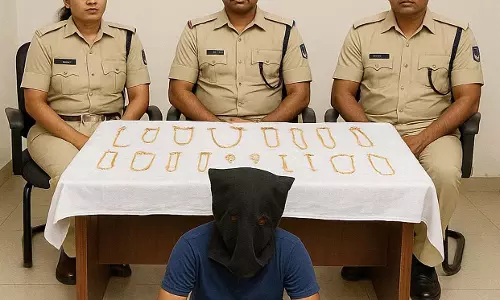 रायपुर में चोरी का बड़ा खुलासा, नाबालिग गिरफ्तार रायपुर में चोरी का बड़ा खुलासा, नाबालिग गिरफ्तार