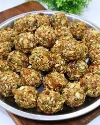 Dry Fruit Ladoo: बिना शक्कर के इस तरह बनाएं हेल्दी लड्डू Dry Fruit Ladoo: बिना शक्कर के इस तरह बनाएं हेल्दी लड्डू