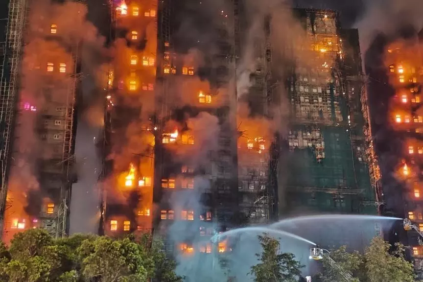 Hong Kong में रिहायशी इमारत में आग लगने से मरने वालों की संख्या बढ़कर 94 हुई Hong Kong में रिहायशी इमारत में आग लगने से मरने वालों की संख्या बढ़कर 94 हुई