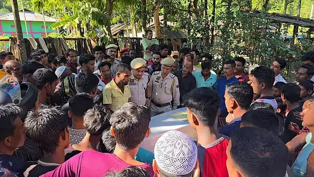 Assam की श्रद्धांजलि योजना से सरकारी खर्चे पर दिवंगत लोगों को घर पहुंचाया गया Assam की श्रद्धांजलि योजना से सरकारी खर्चे पर दिवंगत लोगों को घर पहुंचाया गया