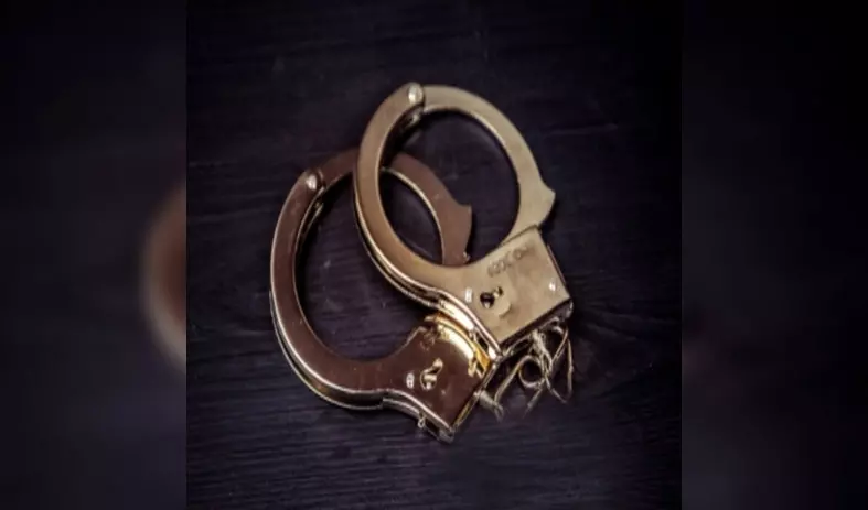 जमीन धोखाधड़ी मामले में कोर्ट ने दो आरोपियों को न्यायिक हिरासत में भेजा जमीन धोखाधड़ी मामले में कोर्ट ने दो आरोपियों को न्यायिक हिरासत में भेजा