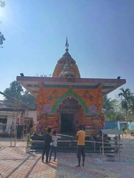 Jagatsinghpur के चर्चिका मंदिर से बदमाशों ने 5 लाख रुपये से ज्यादा के गहने लूटे Jagatsinghpur के चर्चिका मंदिर से बदमाशों ने 5 लाख रुपये से ज्यादा के गहने लूटे