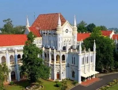 Jabalpur: वकीलों के चेम्बर्स और पार्किंग बजट को लेकर हाईकोर्ट ने उठाया मुद्दा Jabalpur: वकीलों के चेम्बर्स और पार्किंग बजट को लेकर हाईकोर्ट ने उठाया मुद्दा