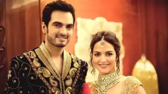 Esha Deol के एक्स-हस्बैंड भरत तख्तानी प्रेयर मीट में धर्मेंद्र को श्रद्धांजलि देने देओल के घर पहुंचे Esha Deol के एक्स-हस्बैंड भरत तख्तानी प्रेयर मीट में धर्मेंद्र को श्रद्धांजलि देने देओल के घर पहुंचे