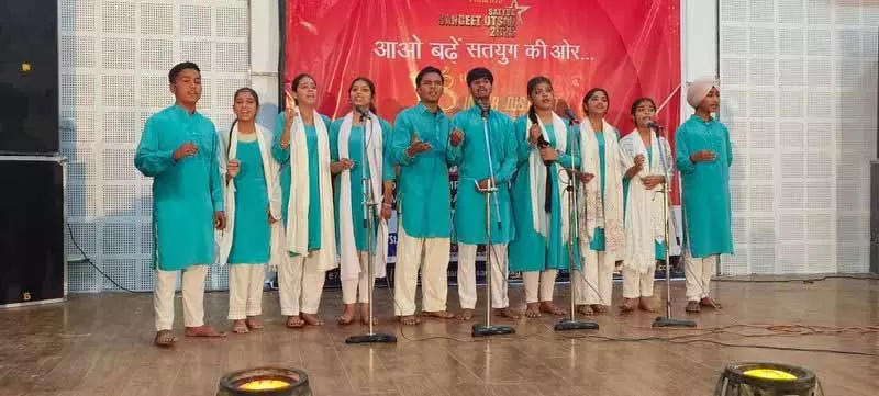 Jalandhar: 15 स्कूलों के 385 स्टूडेंट्स ने म्यूजिक कॉम्पिटिशन में टैलेंट दिखाया Jalandhar: 15 स्कूलों के 385 स्टूडेंट्स ने म्यूजिक कॉम्पिटिशन में टैलेंट दिखाया