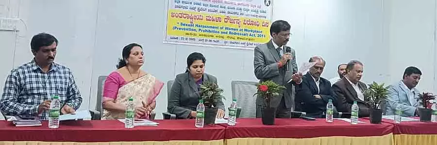 काम की जगह पर महिलाओं का सम्मान करें: Judge M.H. अन्नाया ने सलाह दी काम की जगह पर महिलाओं का सम्मान करें: Judge M.H. अन्नाया ने सलाह दी