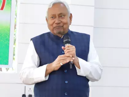 नीतीश कुमार ने Bihar में 10 लाख महिलाओं को 10,000 रुपये ट्रांसफर किए नीतीश कुमार ने Bihar में 10 लाख महिलाओं को 10,000 रुपये ट्रांसफर किए