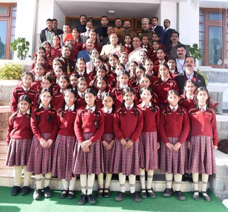 लोकतंत्र की जंग, Himachal के छात्रों ने विधानसभा सत्र देखा लोकतंत्र की जंग, Himachal के छात्रों ने विधानसभा सत्र देखा