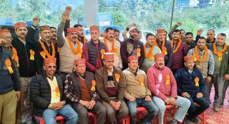 मंडी में ड्राइवर यूनियन ने HRTC के निर्देशों पर कार्रवाई की चेतावनी दी मंडी में ड्राइवर यूनियन ने HRTC के निर्देशों पर कार्रवाई की चेतावनी दी