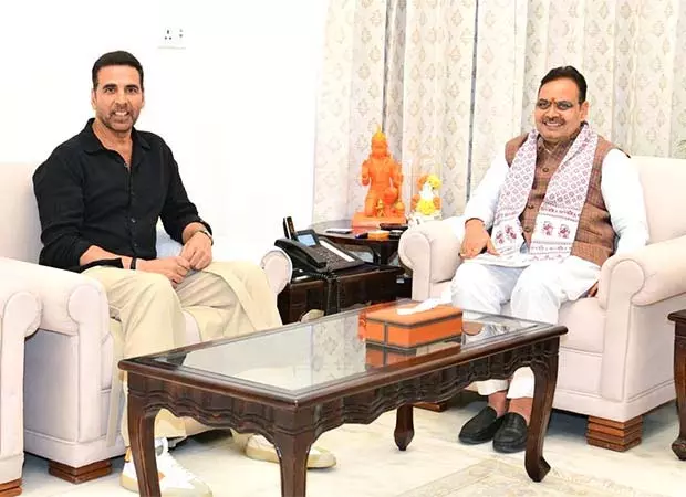 अक्षय कुमार ने CM भजन लाल शर्मा से मुलाकात के बाद राजस्थान की मेहमाननवाज़ी की तारीफ़ की अक्षय कुमार ने CM भजन लाल शर्मा से मुलाकात के बाद राजस्थान की मेहमाननवाज़ी की तारीफ़ की