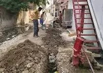 Mahoba: ठेकेदार की गलती से पाइप लाइन लोगों के लिए खतरा Mahoba: ठेकेदार की गलती से पाइप लाइन लोगों के लिए खतरा