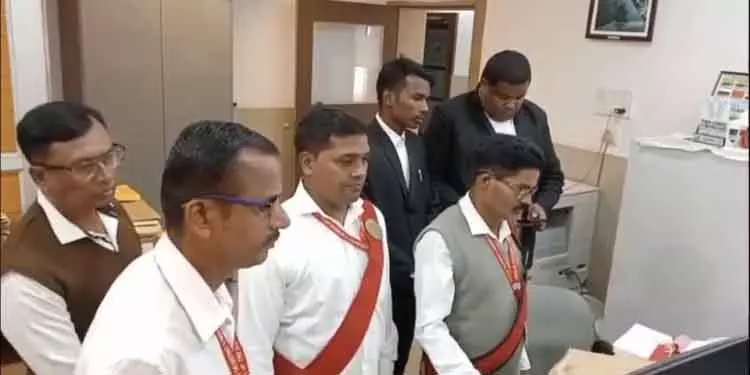 Koraput कलेक्ट्रेट को कुर्की का वारंट मिला Koraput कलेक्ट्रेट को कुर्की का वारंट मिला