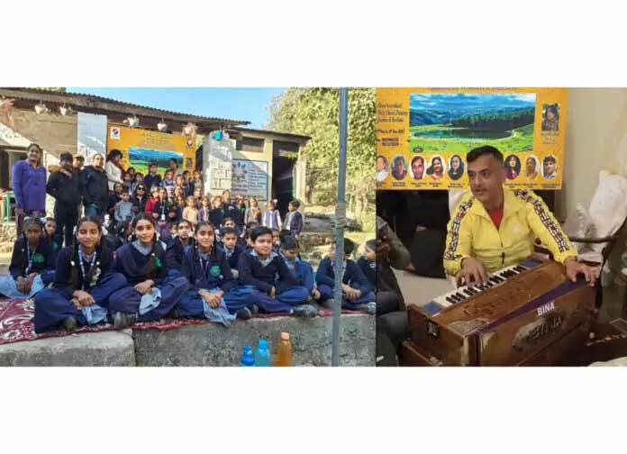 राकेश जामवाल की मधुर प्रस्तुति ने ‘Rang-e-Khiza’ में समां बांध दिया राकेश जामवाल की मधुर प्रस्तुति ने ‘Rang-e-Khiza’ में समां बांध दिया
