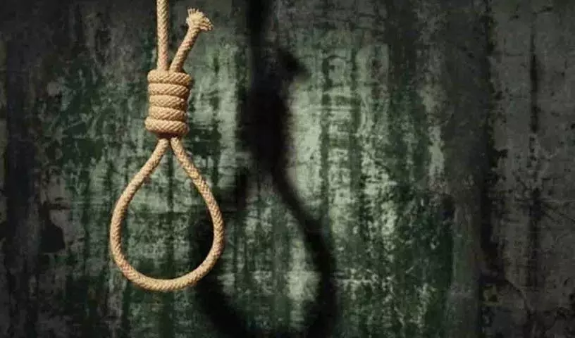 युवक द्वारा परेशान किए जाने के बाद छात्रा ने Suicide का प्रयास किया, हालत गंभीर युवक द्वारा परेशान किए जाने के बाद छात्रा ने Suicide का प्रयास किया, हालत गंभीर