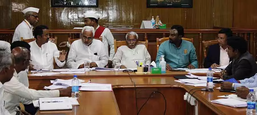 चालुक्य उत्सव की तैयारी करें: मंत्री आर.बी. थिम्मापुरा ने निर्देश दिया चालुक्य उत्सव की तैयारी करें: मंत्री आर.बी. थिम्मापुरा ने निर्देश दिया