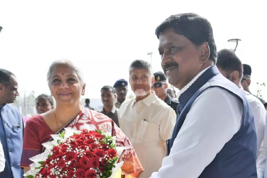 Andhra मंत्री बोले, सीतारमण के कदम से अमरावती को मिला वित्तीय लाभ Andhra मंत्री बोले, सीतारमण के कदम से अमरावती को मिला वित्तीय लाभ