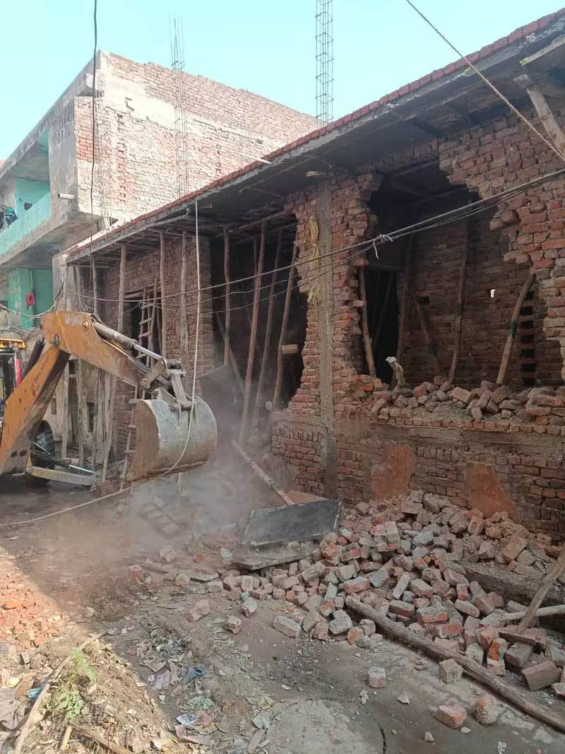 Jalandhar: छह निर्माणाधीन अवैध इमारतें, कॉलोनी गिराई गईं Jalandhar: छह निर्माणाधीन अवैध इमारतें, कॉलोनी गिराई गईं