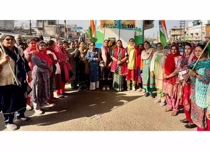 Rekha Mahajan ने महिलाओं और कमजोर वर्गों पर नए लेबर कोड के असर पर रोशनी डाली Rekha Mahajan ने महिलाओं और कमजोर वर्गों पर नए लेबर कोड के असर पर रोशनी डाली