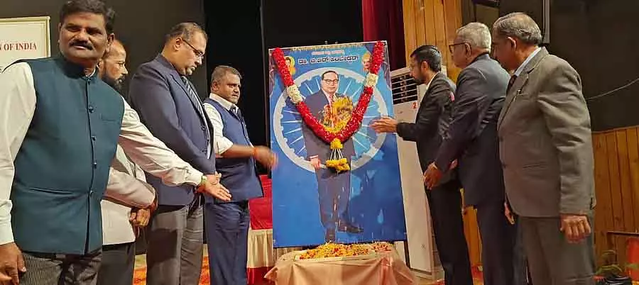 जब तक सूरज और चांद रहेगा, संविधान रहेगा: Prof. J.S. Patil जब तक सूरज और चांद रहेगा, संविधान रहेगा: Prof. J.S. Patil