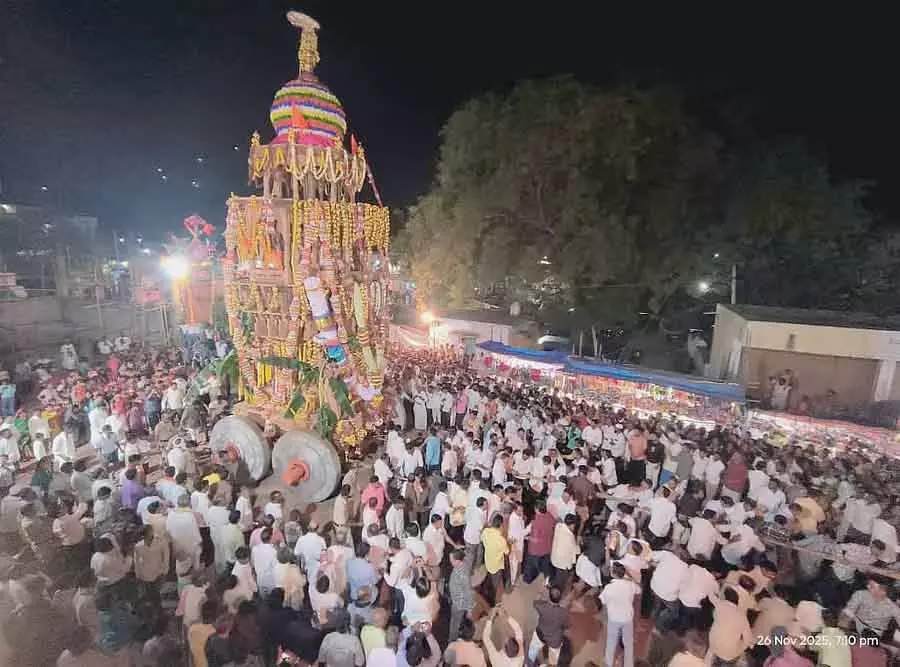 Arakerera: सुगुरेश्वर का जश्न मनाने के लिए रथ उत्सव Arakerera: सुगुरेश्वर का जश्न मनाने के लिए रथ उत्सव