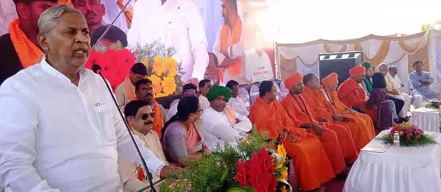 सामाजिक काम पर वापस लौटें: पूर्व MLA अमरेगौड़ा बियापुर की सलाह सामाजिक काम पर वापस लौटें: पूर्व MLA अमरेगौड़ा बियापुर की सलाह