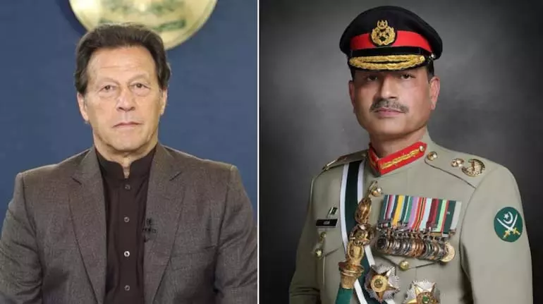 खान की मौत की अफवाहों के बीच पाक Army chief के बढ़ते कंट्रोल से चिंता क्यों बढ़ गई है? खान की मौत की अफवाहों के बीच पाक Army chief के बढ़ते कंट्रोल से चिंता क्यों बढ़ गई है?