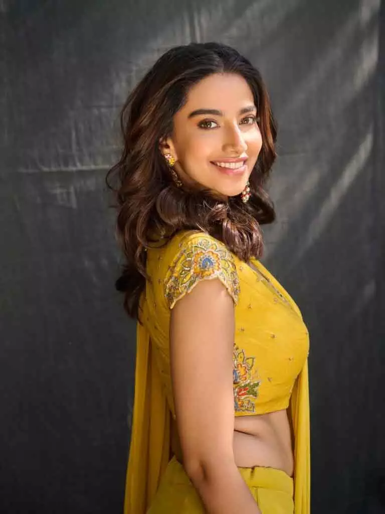Meenakshi Chaudhary ने कॉलेज में ‘भीमावरम बलमा’ सिंगल लॉन्च किया Meenakshi Chaudhary ने कॉलेज में ‘भीमावरम बलमा’ सिंगल लॉन्च किया