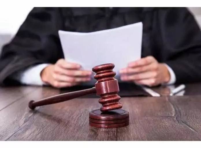 HC ने एएआई कॉन्ट्रैक्ट पर काम करने वाले कर्मचारियों की रेगुलराइजेशन की अर्जी खारिज की HC ने एएआई कॉन्ट्रैक्ट पर काम करने वाले कर्मचारियों की रेगुलराइजेशन की अर्जी खारिज की