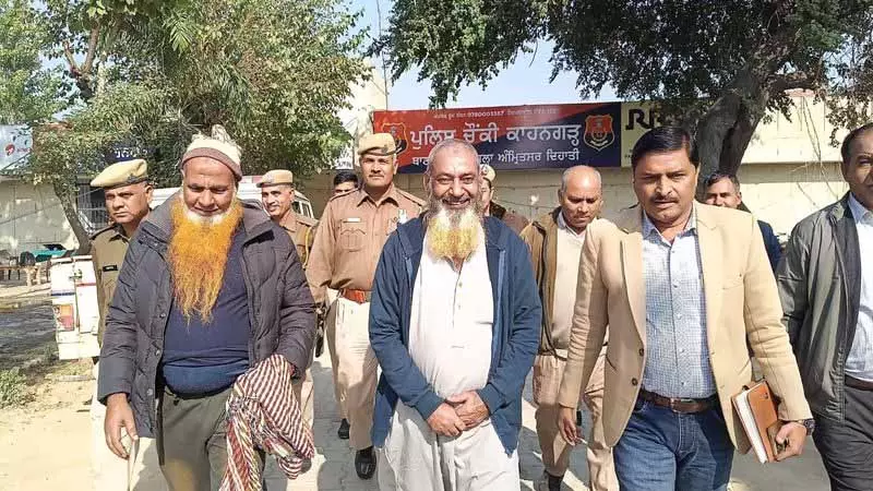 NDPS एक्ट के तहत पकड़े गए तीन पाकिस्तानी नागरिकों को वापस भेजा गया NDPS एक्ट के तहत पकड़े गए तीन पाकिस्तानी नागरिकों को वापस भेजा गया